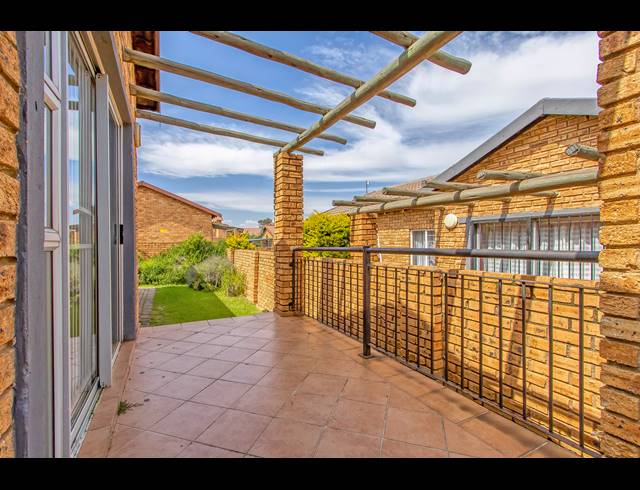 3 BEDROOM TOWNHOUSE FOR SALE IN HONEYPARK